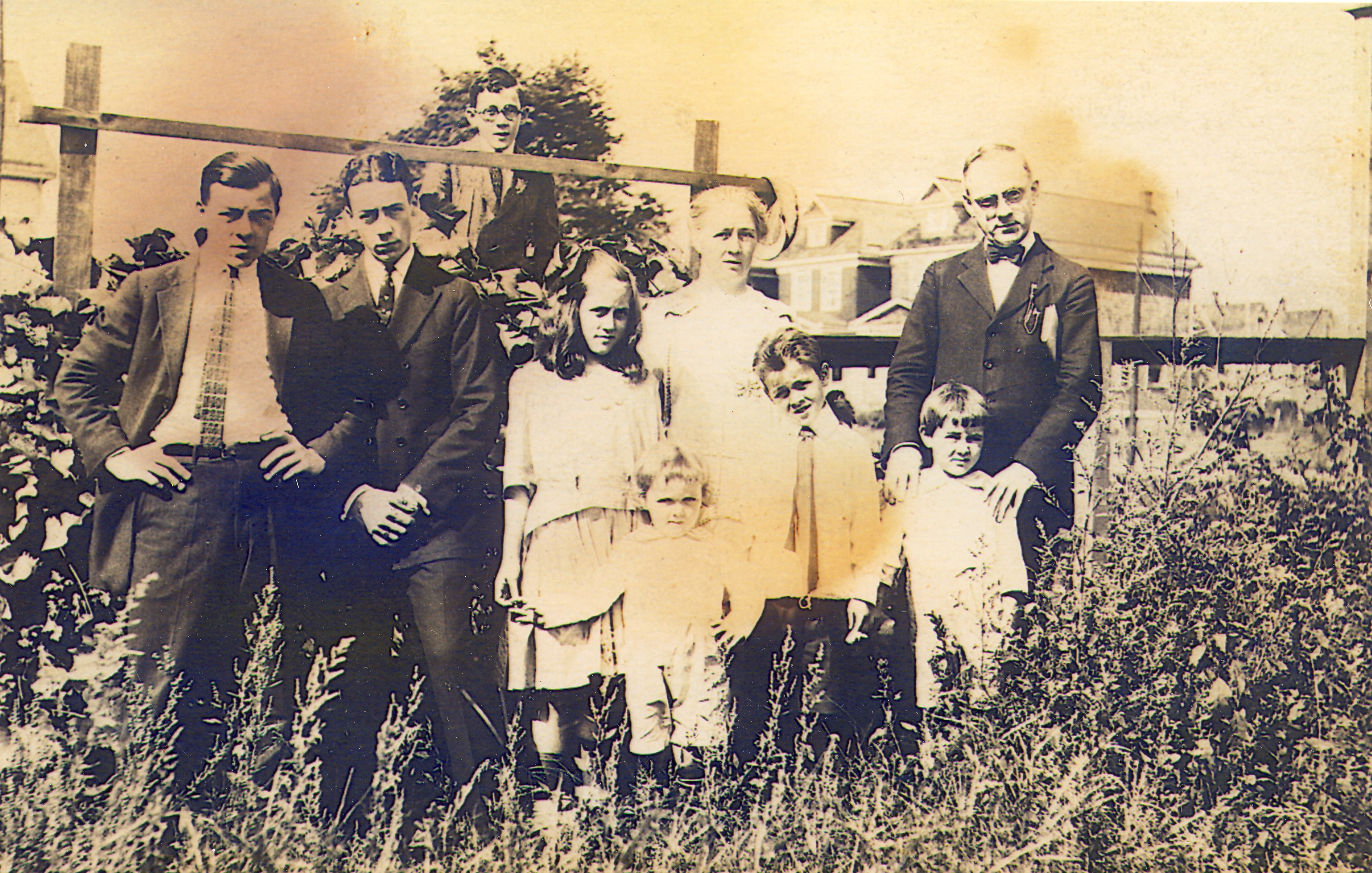 1921c Hannah and William Gordon and family