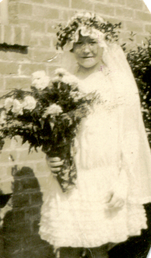 1925c Agnes Murphy First Communion
