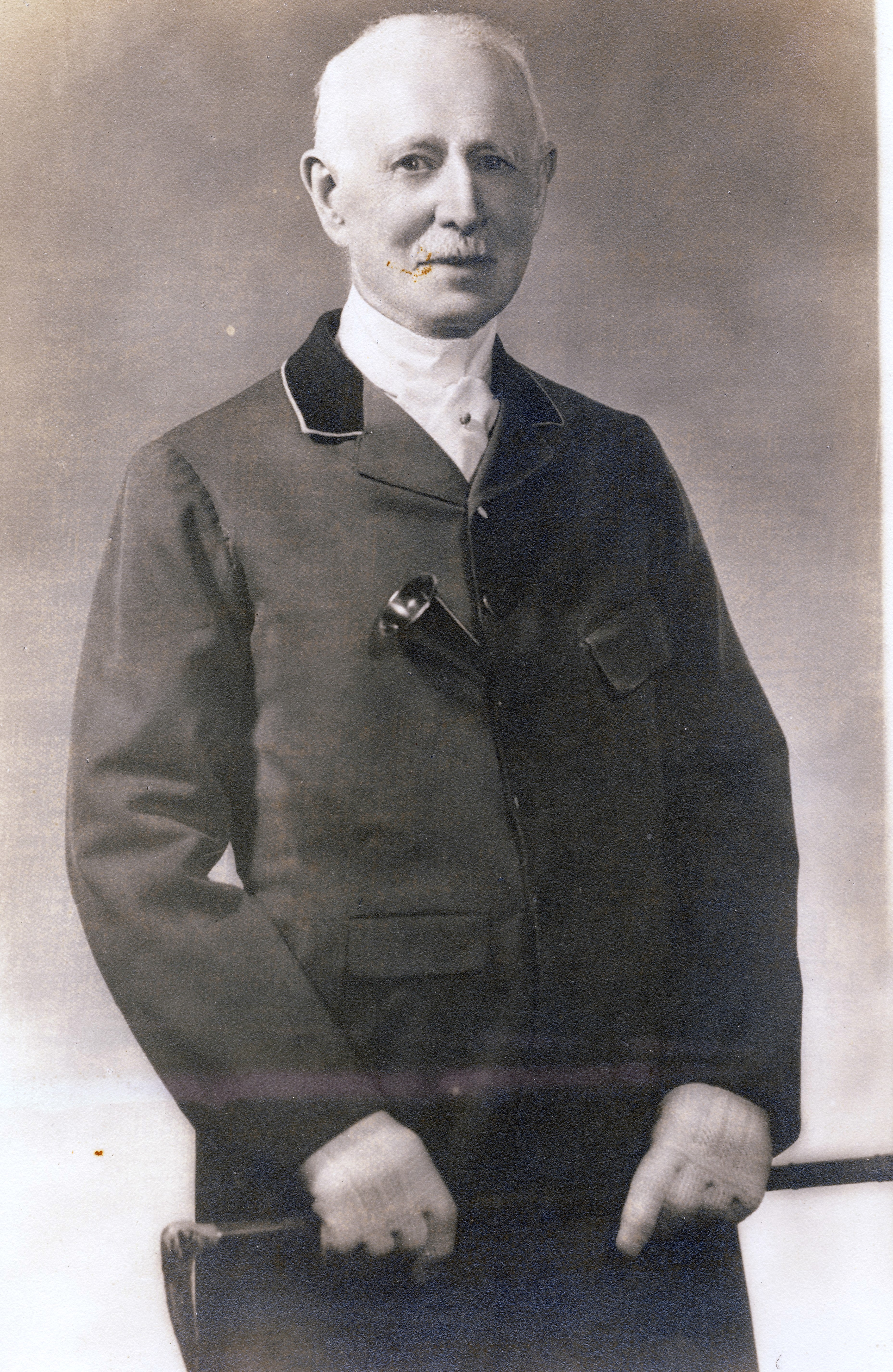 1935c Cornelius Hart